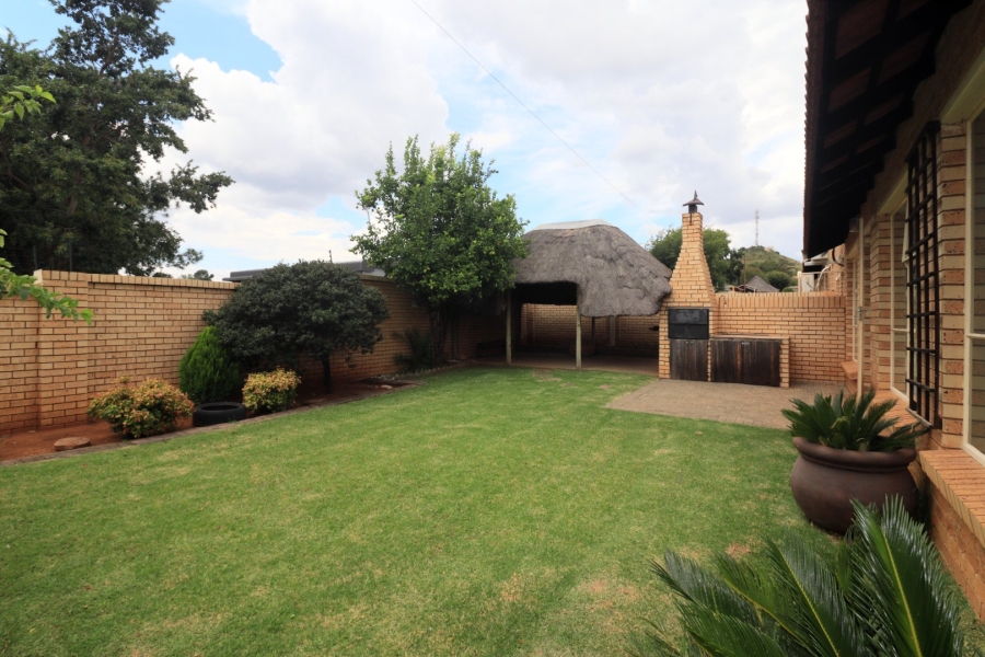 3 Bedroom Property for Sale in Langenhovenpark Free State